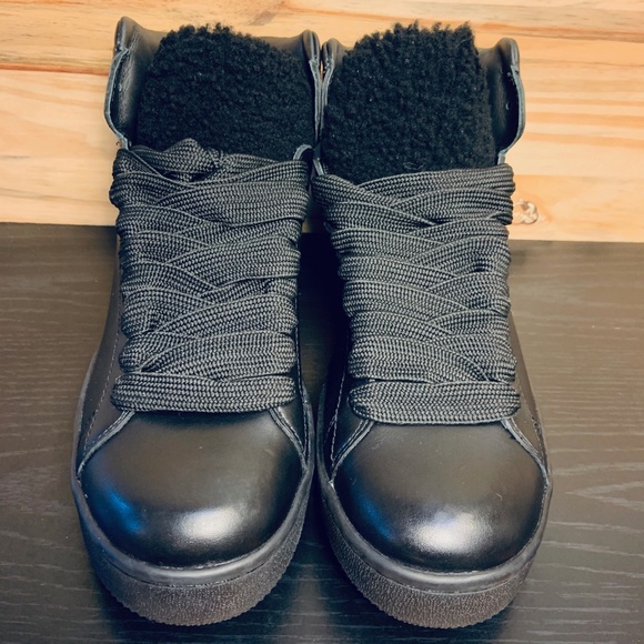 New Coach Genuine Shearling Black Sneaker Boots - Picture 4 of 8